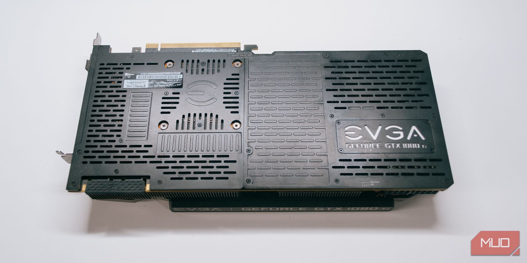 /pt/images/evga-1080-ti-backplate.JPG
