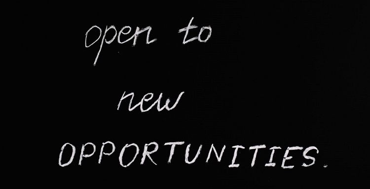 /pt/images/image-of-a-sign-saying-open-to-new-opportunities.jpg