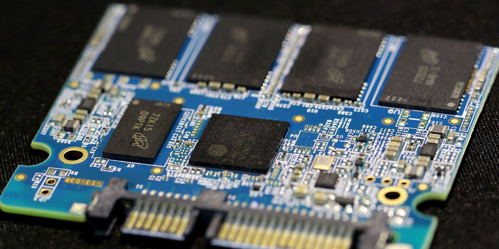 /pt/images/inside-an-ssd.jpg