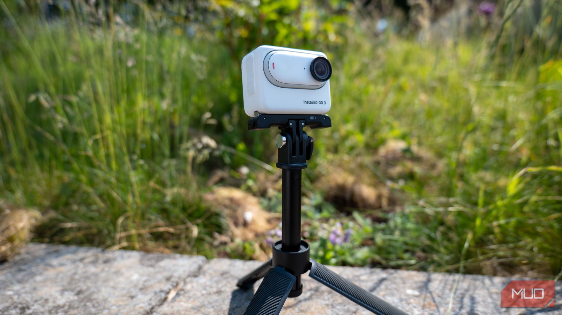 /pt/images/insta360-go-3-device-photos-accessory-mini-tripod.jpg