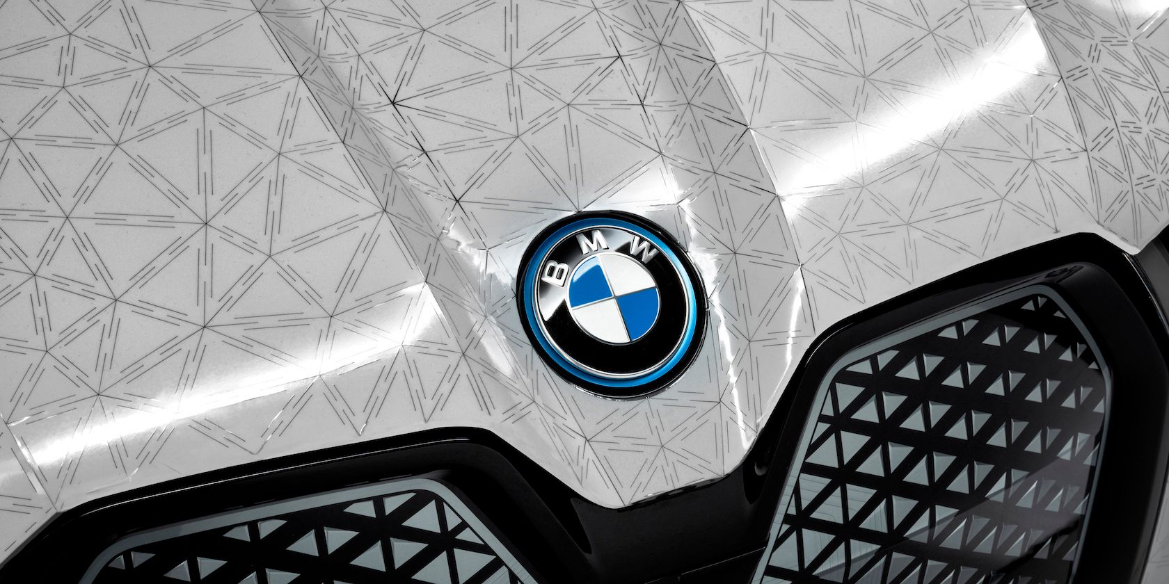 /pt/images/p90447382_highres_bmw-ix-flow-featurin.jpg
