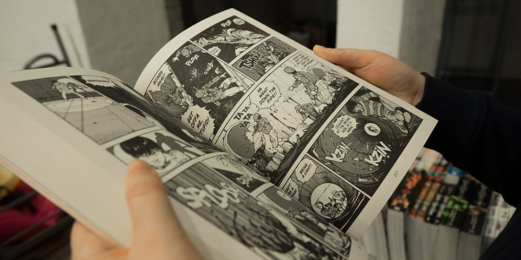 /pt/images/person-reading-manga.jpg