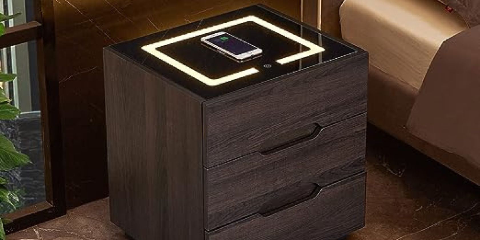 /pt/images/phone-charging-on-a-wireless-charging-nightstand.jpg