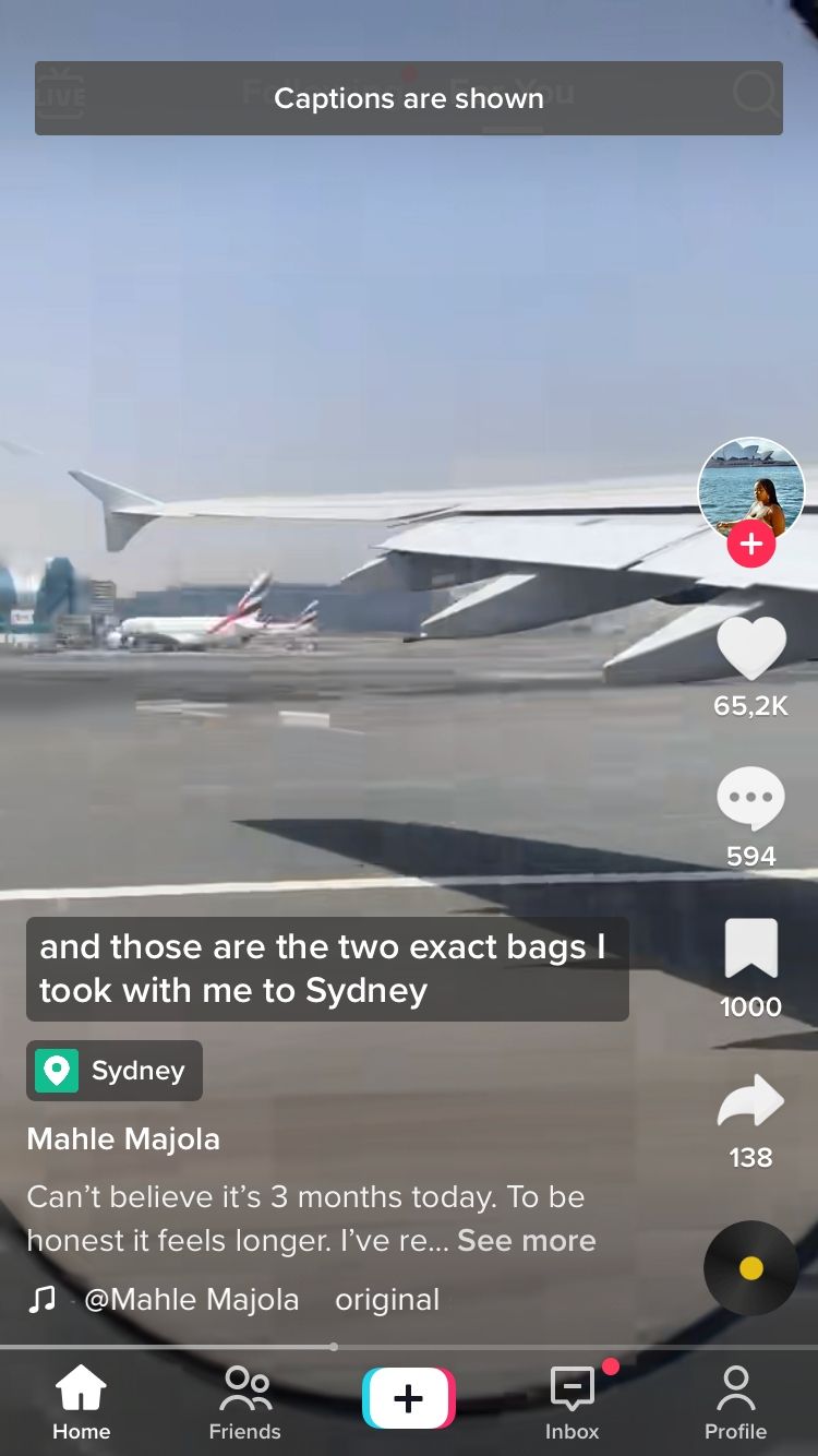 /pt/images/screenshot-of-tiktok-video-with-captions-turned-on.jpg