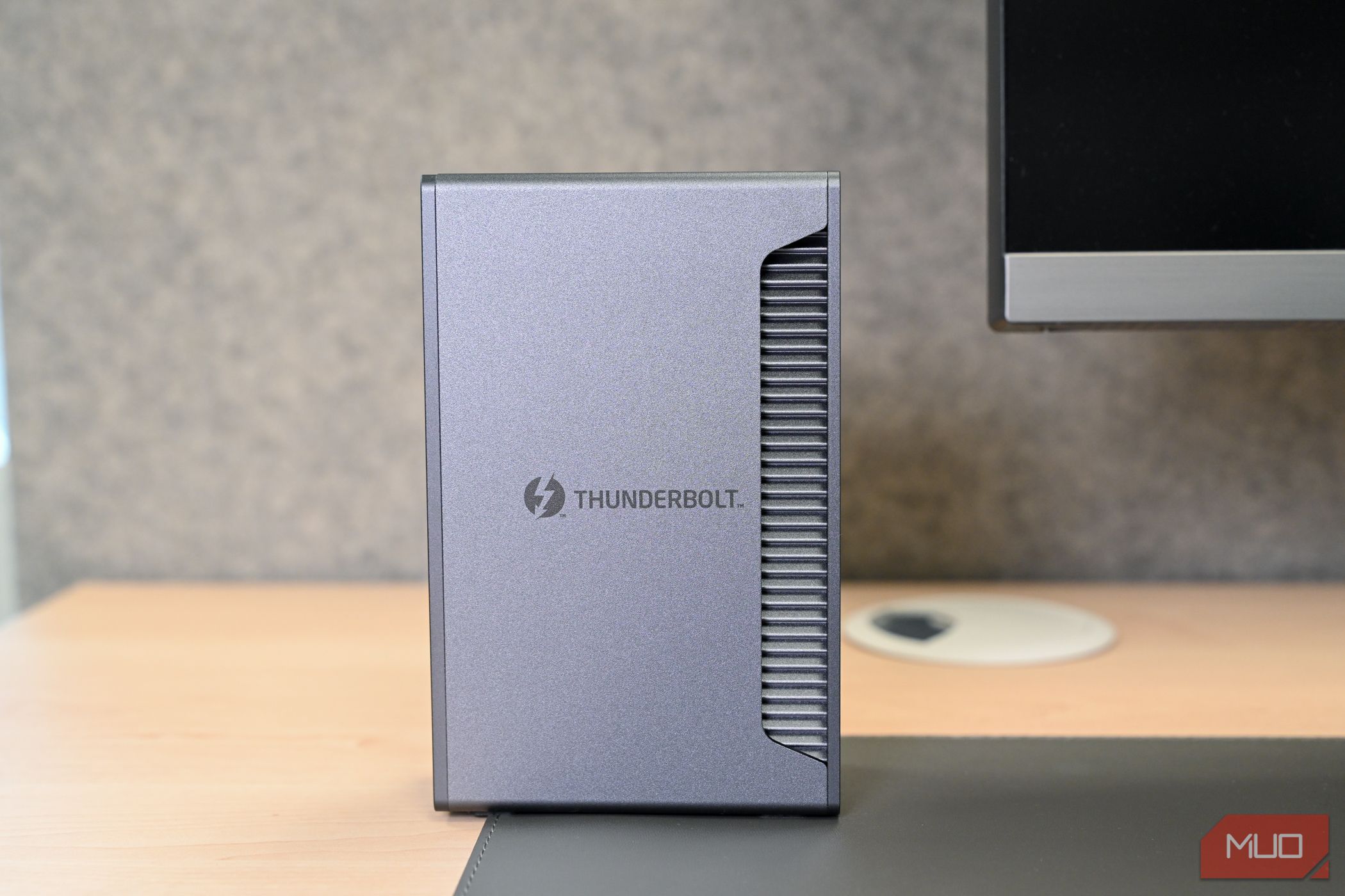 /pt/images/side-of-the-ugreen-revodok-max-213-thunderbolt-4-docking-station-2jpg_53438469141_o.jpg