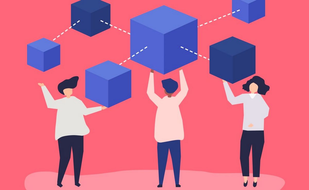 /pt/images/three-animated-characters-holding-the-blockchain-blocks.jpg