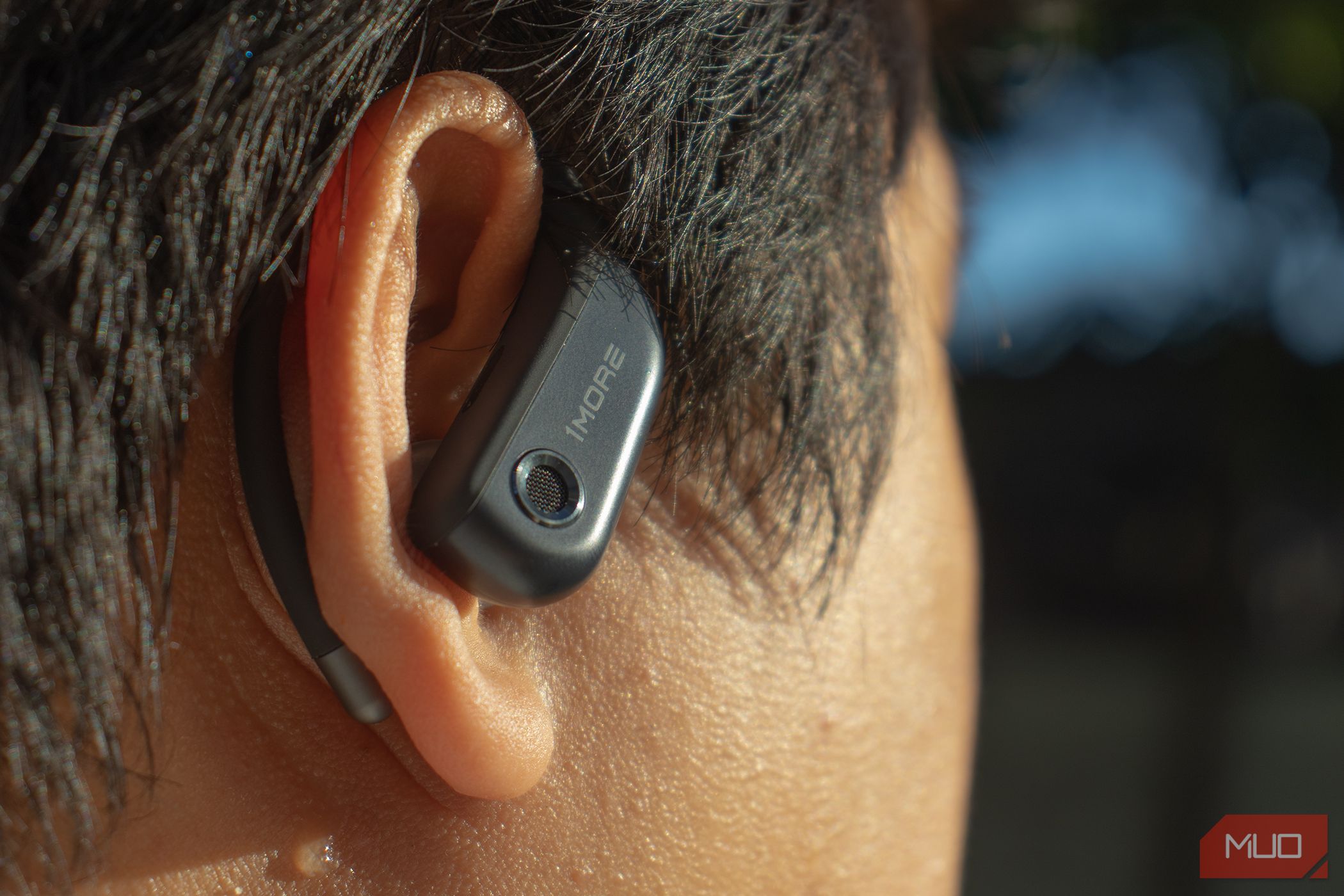 /sv/images/1more-fit-s50-worn-by-the-author.jpg
