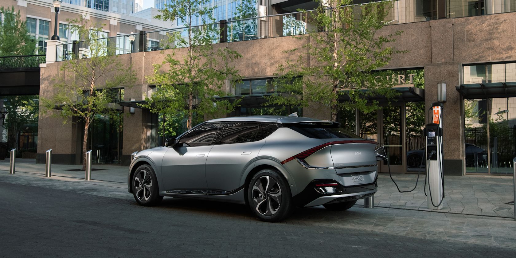 /sv/images/2022-kia-ev6-charging.jpg