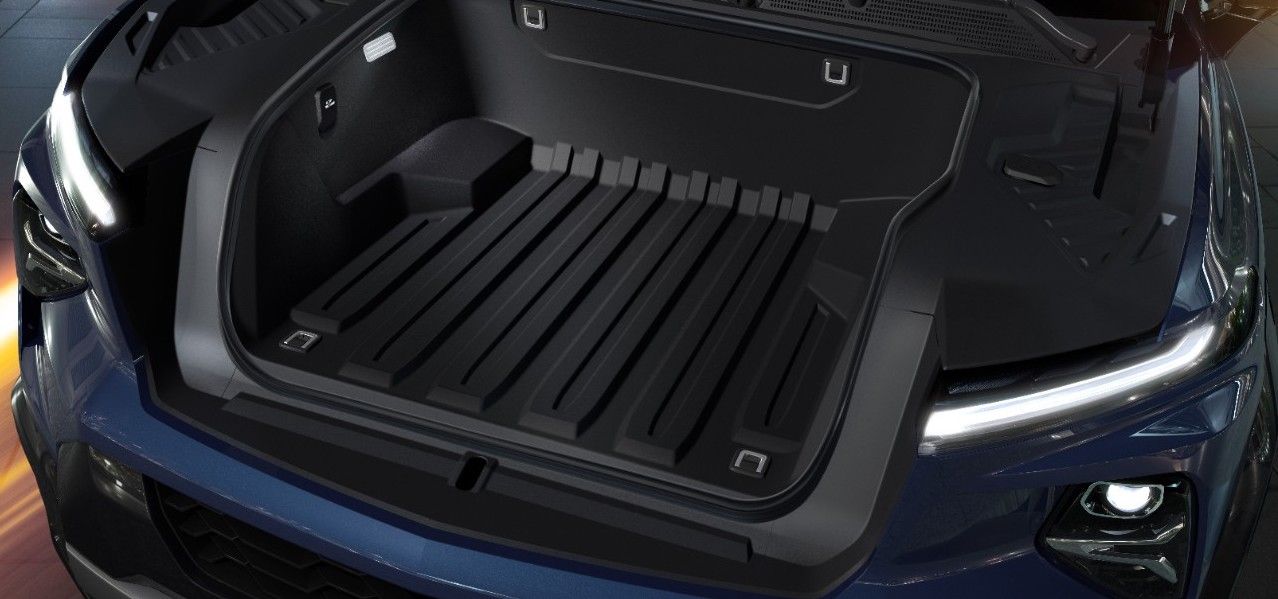 /sv/images/2024-silverado-ev-rst-017.jpg