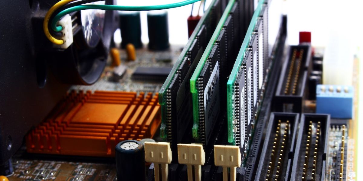 /sv/images/a-computer-motherboard.jpg