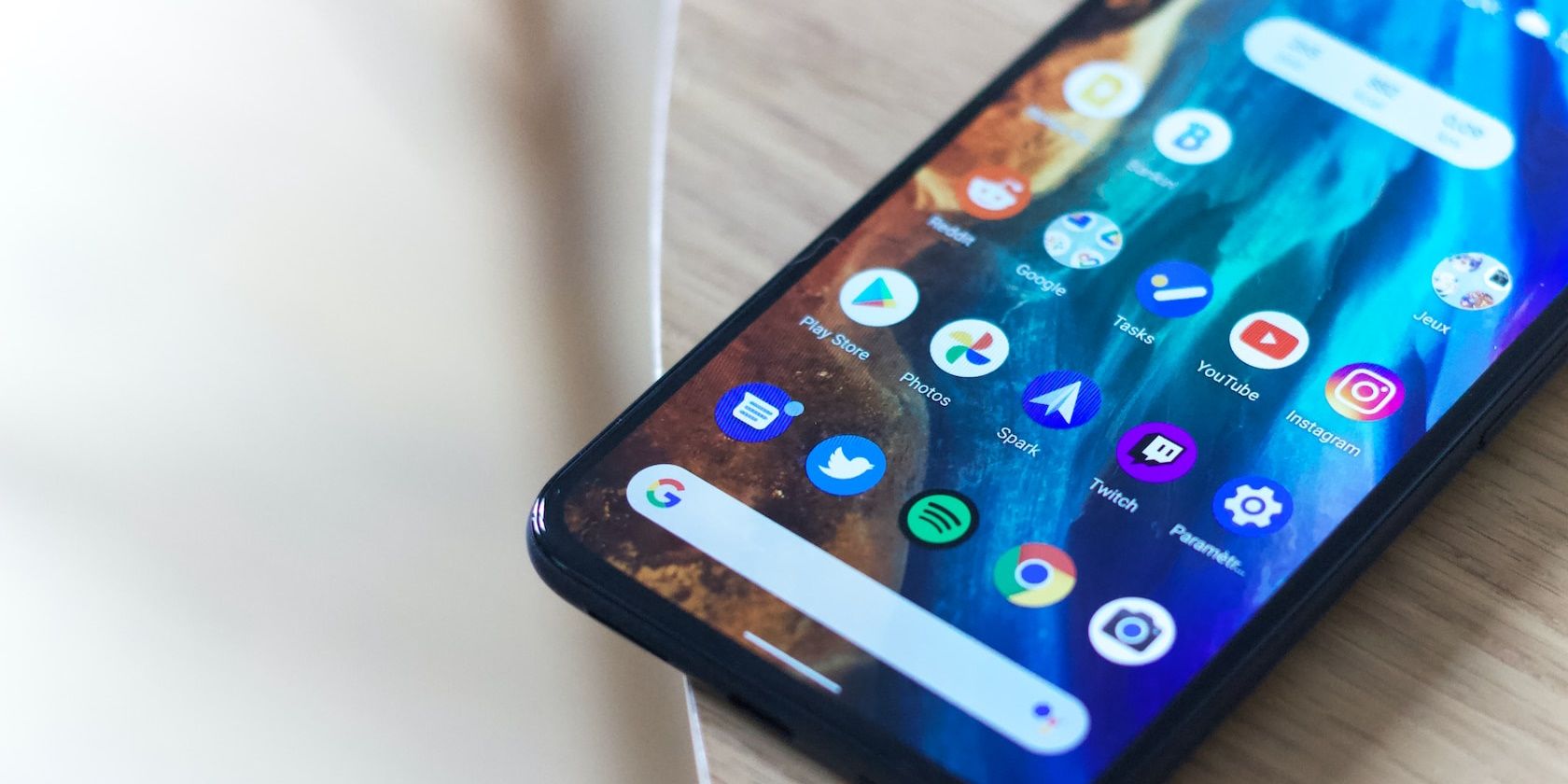 /sv/images/android-phone-on-table.jpg
