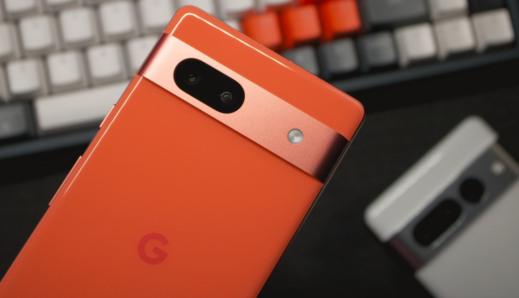 /sv/images/back-of-a-google-pixel-7.jpg