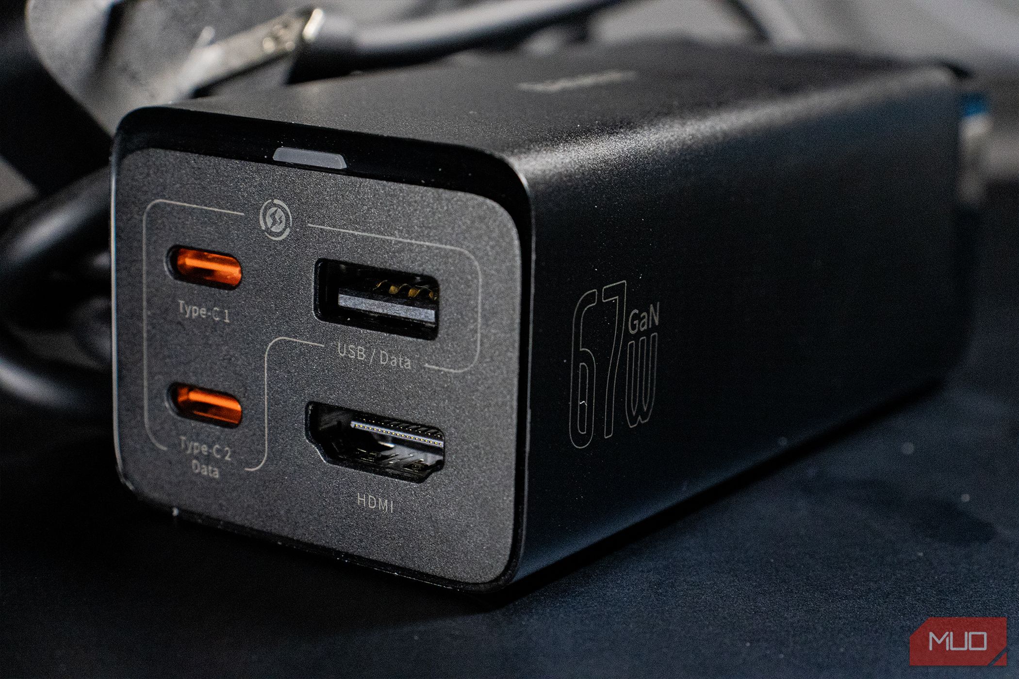 /sv/images/baseus-gan5-4-in-1-charging-station-ports.jpg