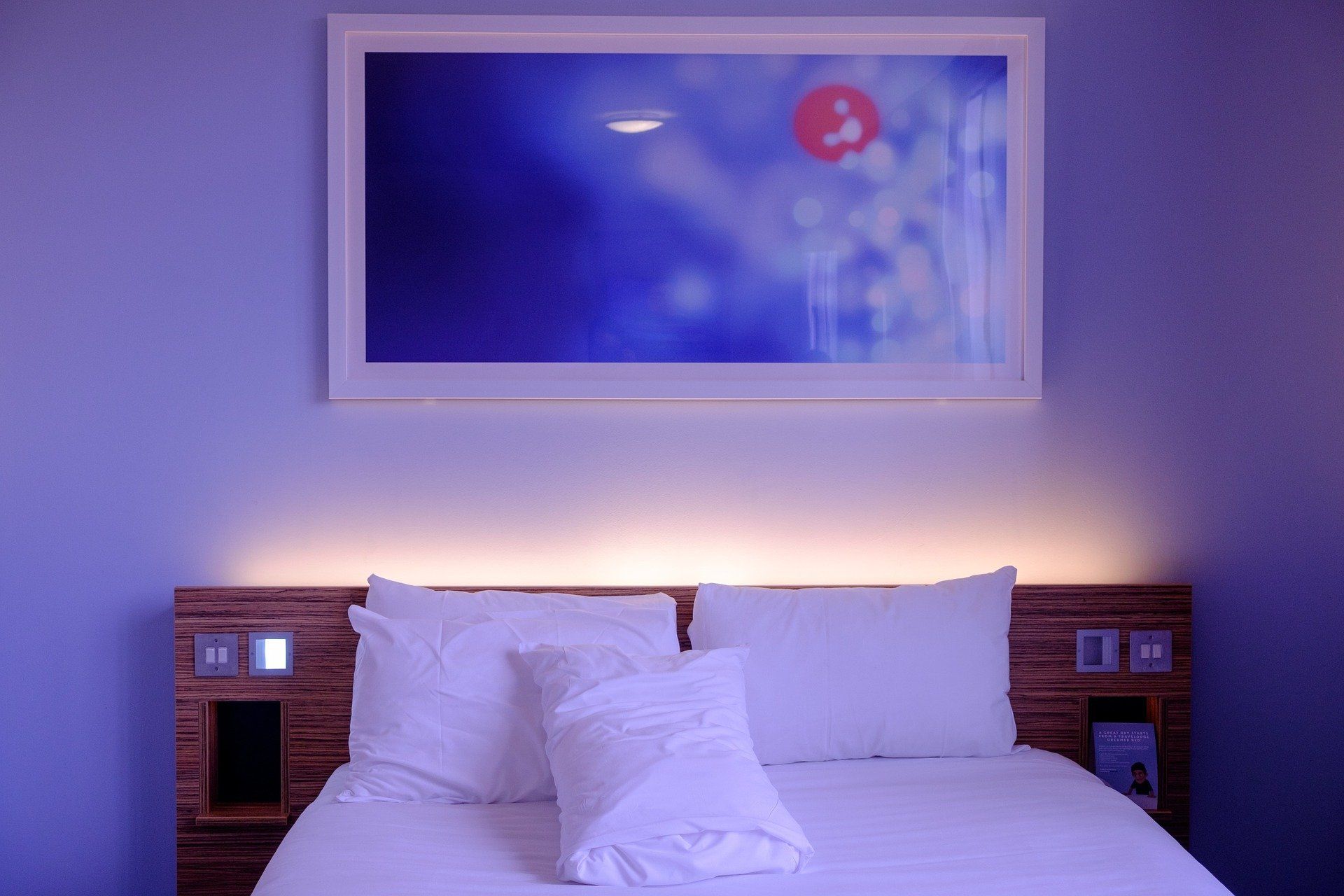 /sv/images/bedroom-1285156_1920.jpg