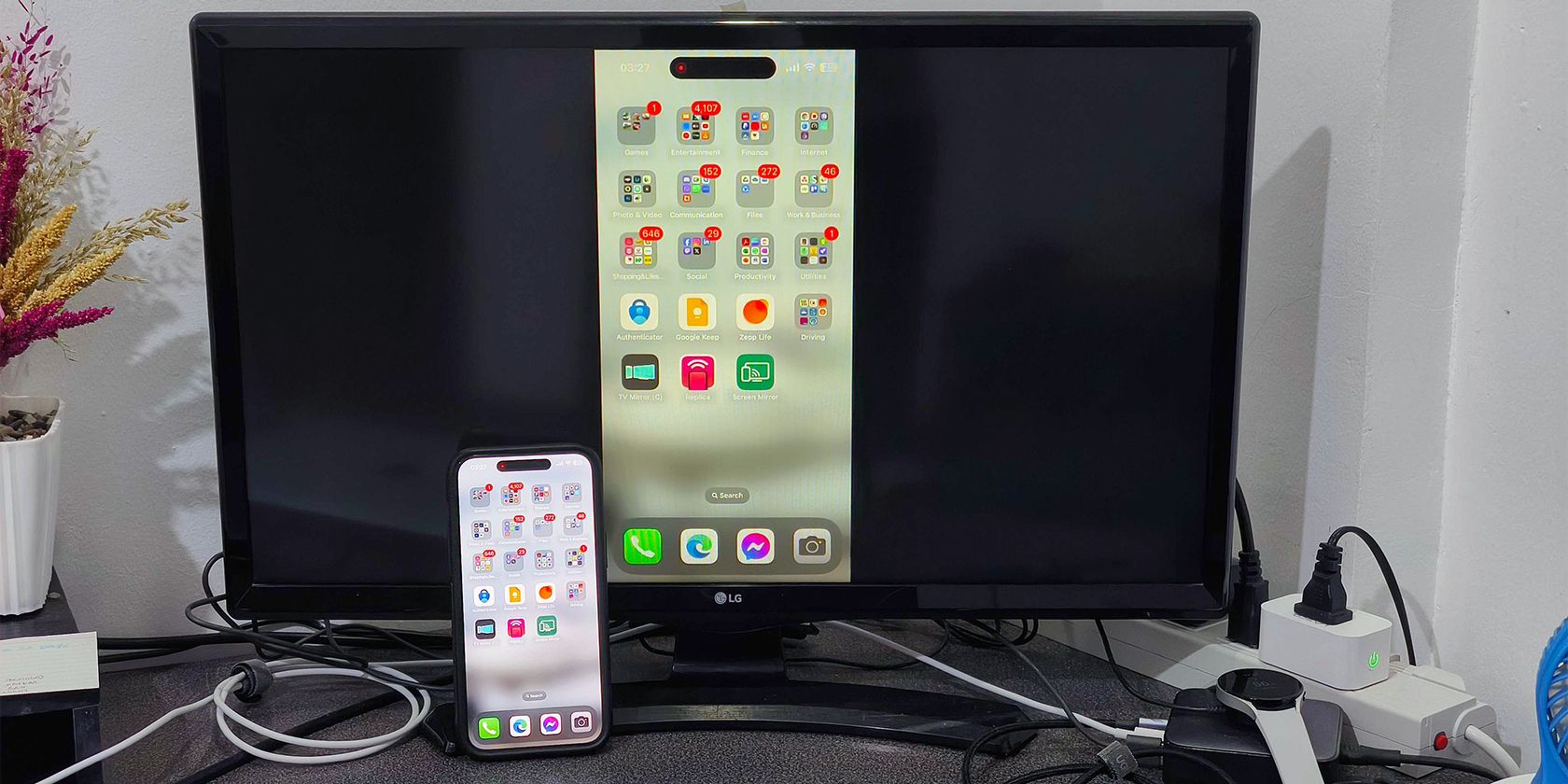 /sv/images/casting-an-iphone-screen-to-a-tv-via-chromecast.jpg
