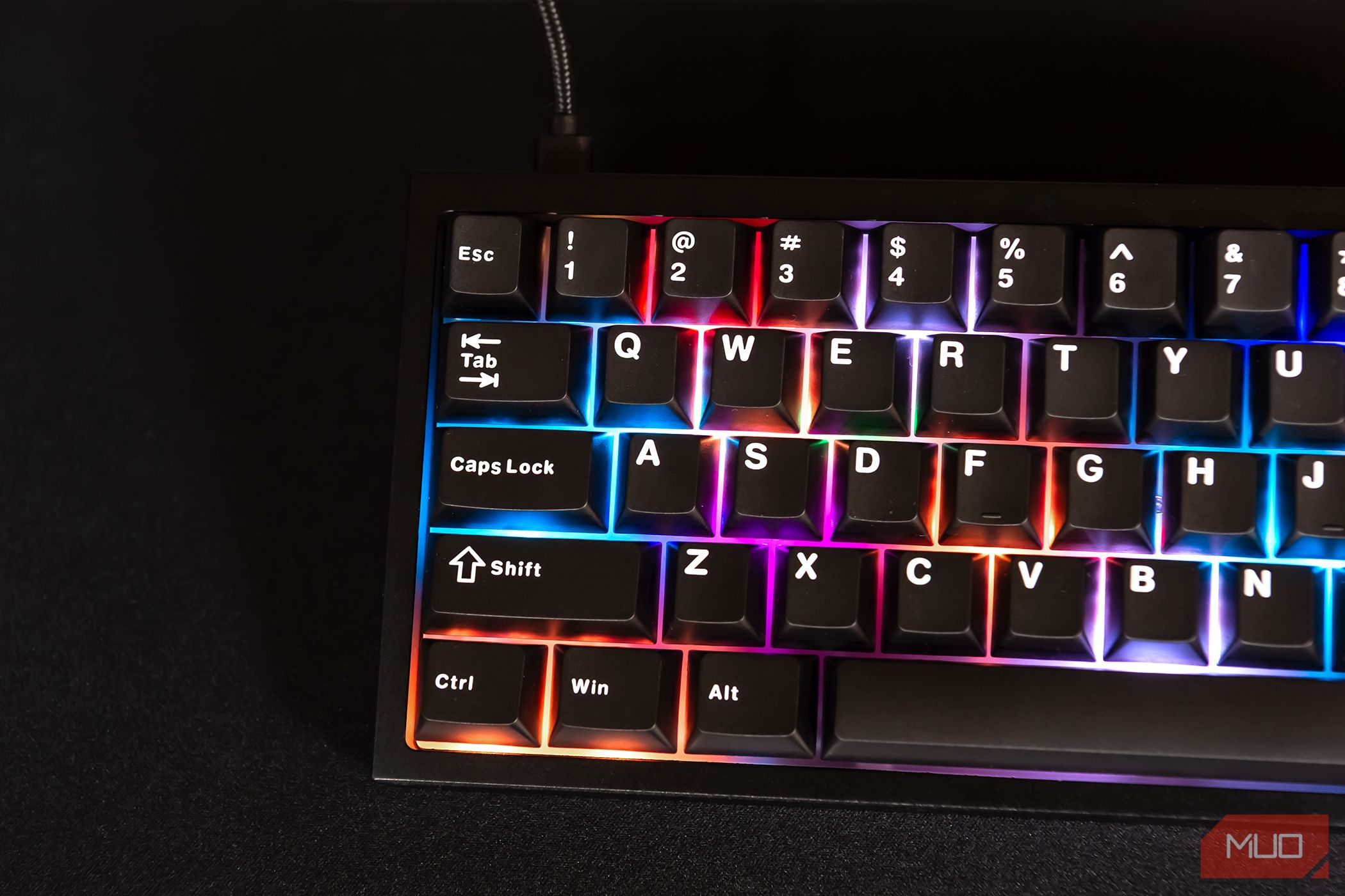 /sv/images/close-up-of-the-left-side-of-the-cyberpower-pc-ck60-gaming-keyboard_53307472891_o.jpg