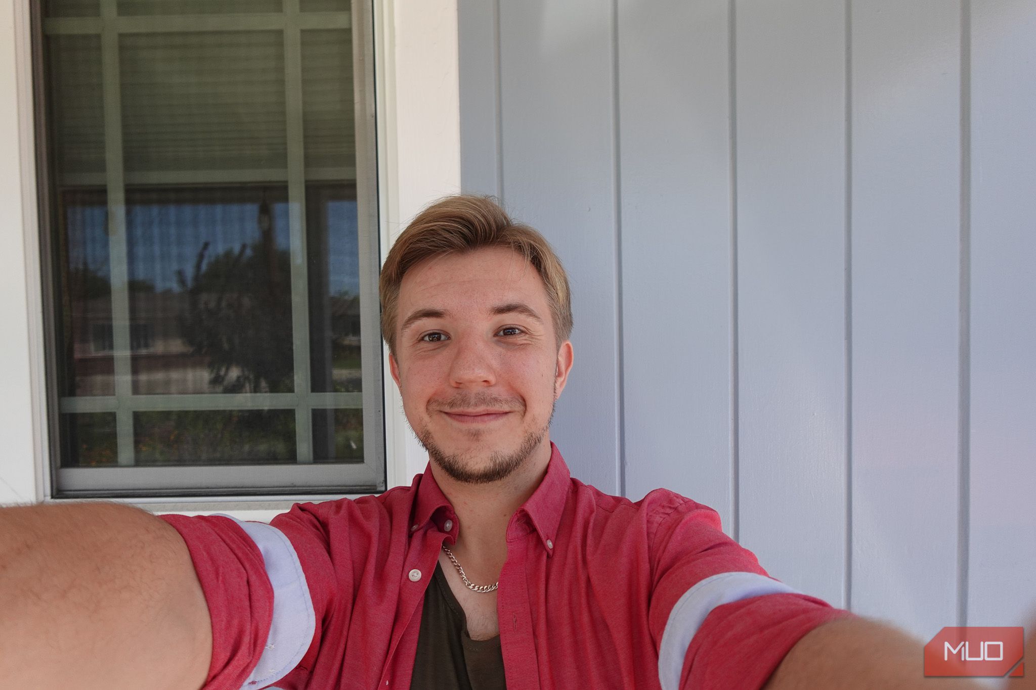 /sv/images/comparison-of-zv-1f-fov-to-iphone-12-pro-max-back-camera-fov-zv-1f-shot.jpg