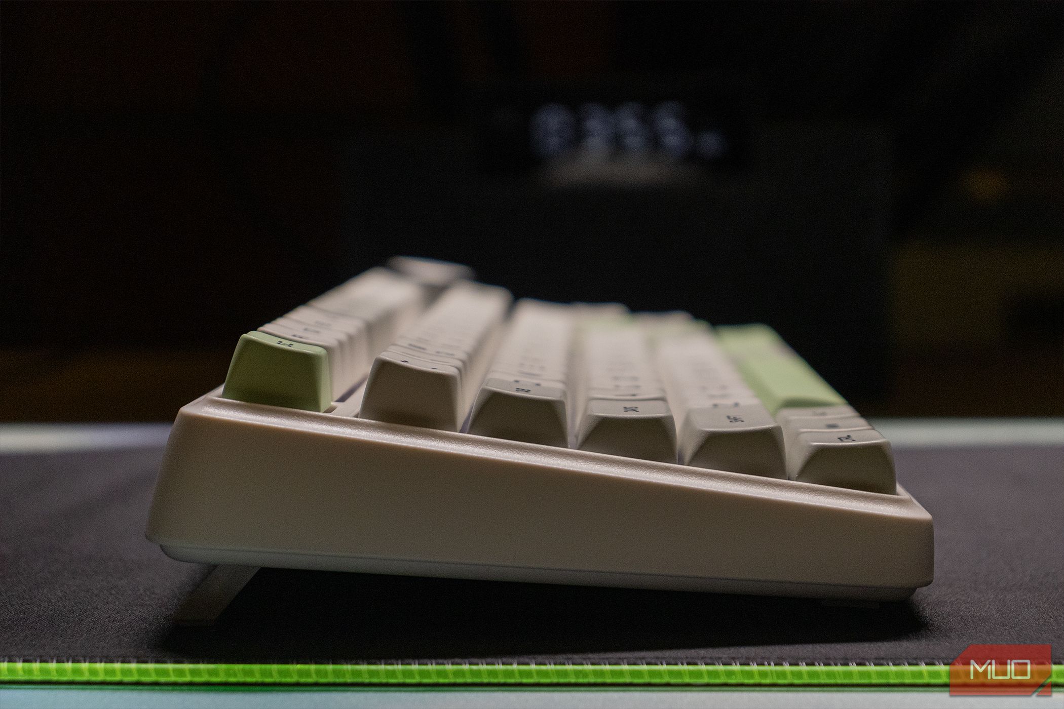 /sv/images/epomaker-th80-x-showing-view-showing-nae-profile-keycaps.jpg