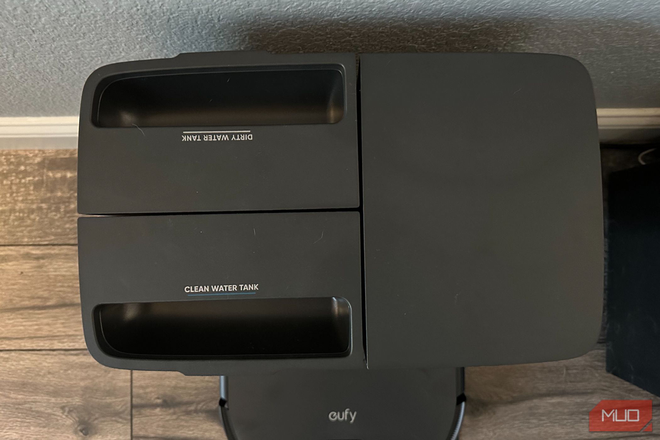 /sv/images/eufy-x10-pro-omni-top-look.jpg