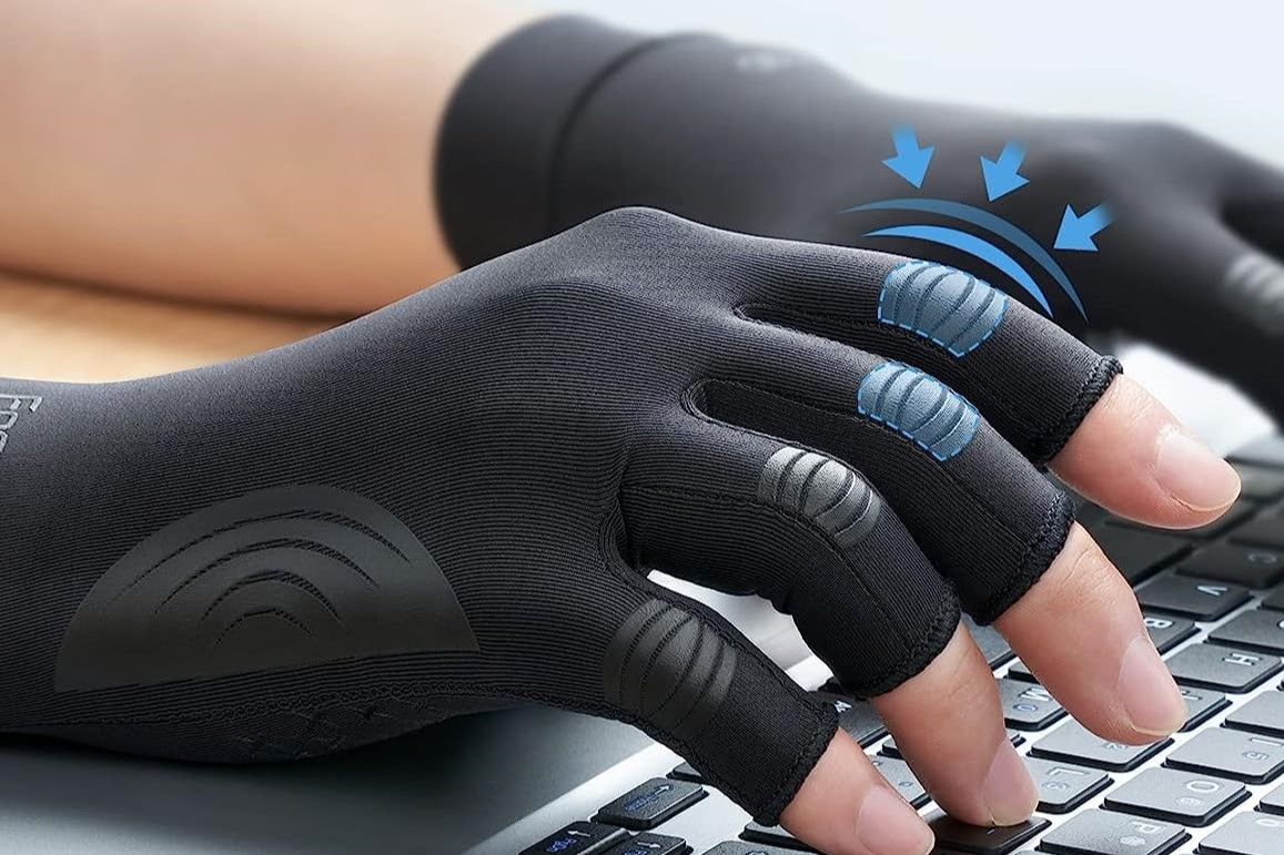 /sv/images/freetoo-compression-gloves.jpg