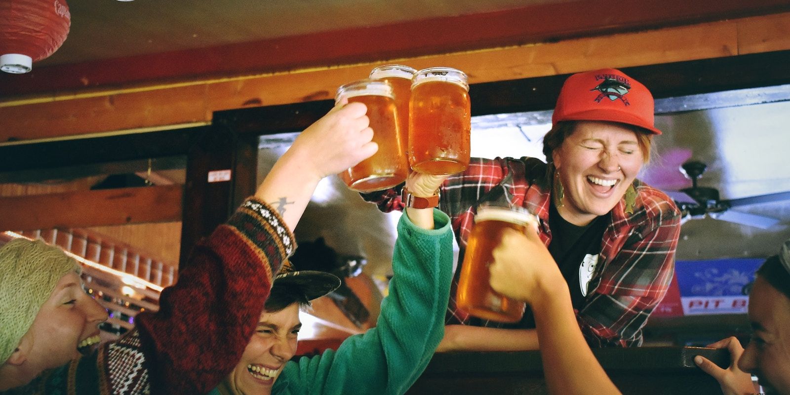 /sv/images/fun-beer-drinking-party.jpg