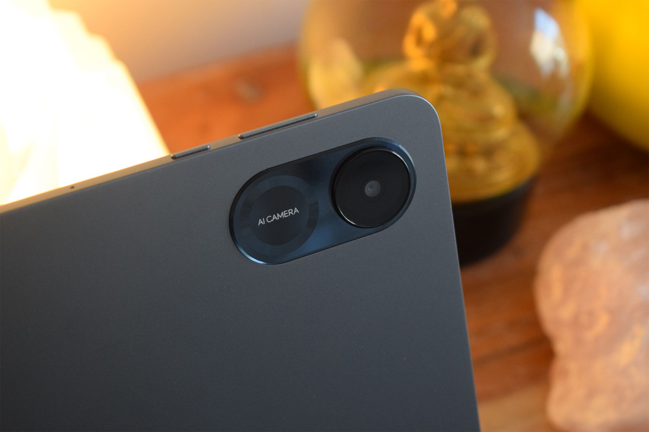 /sv/images/honor-pad-x9-rear-camera.jpg