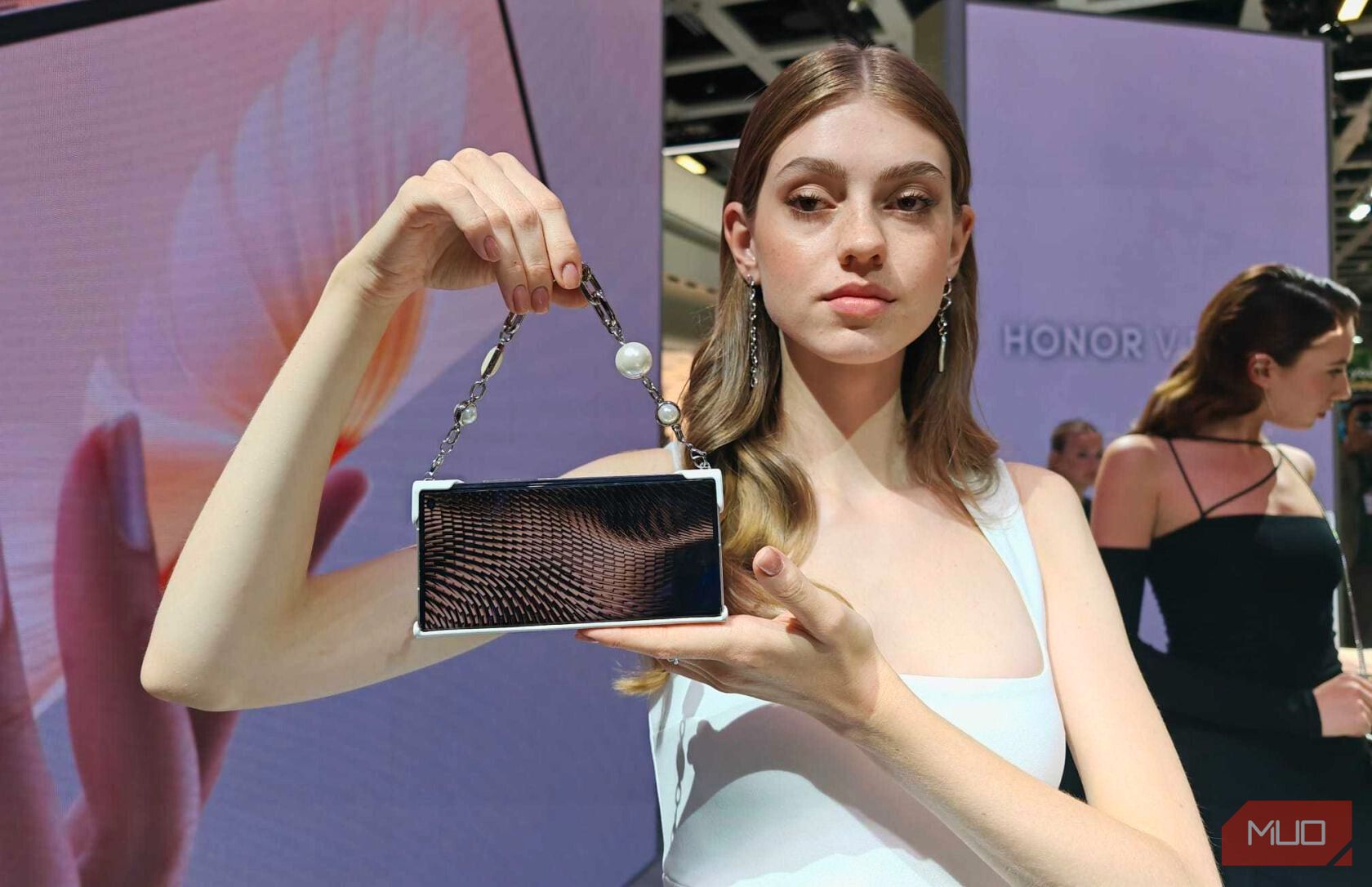 /sv/images/honor-v-purse-2.jpg
