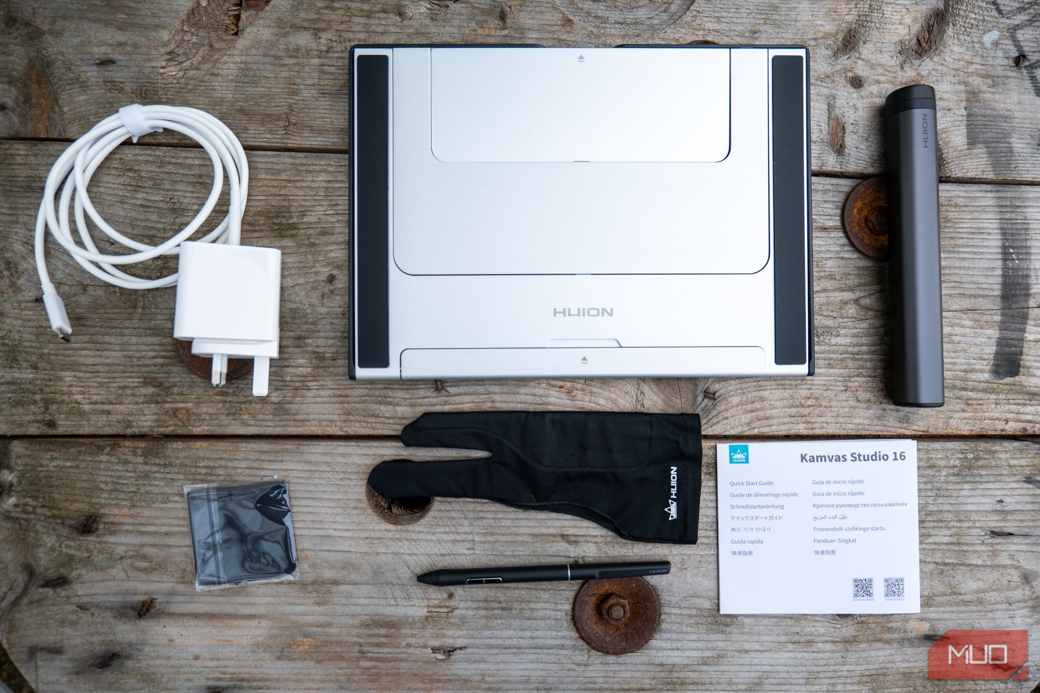 /sv/images/huion-kamvas-studio-16-included-extras.jpg