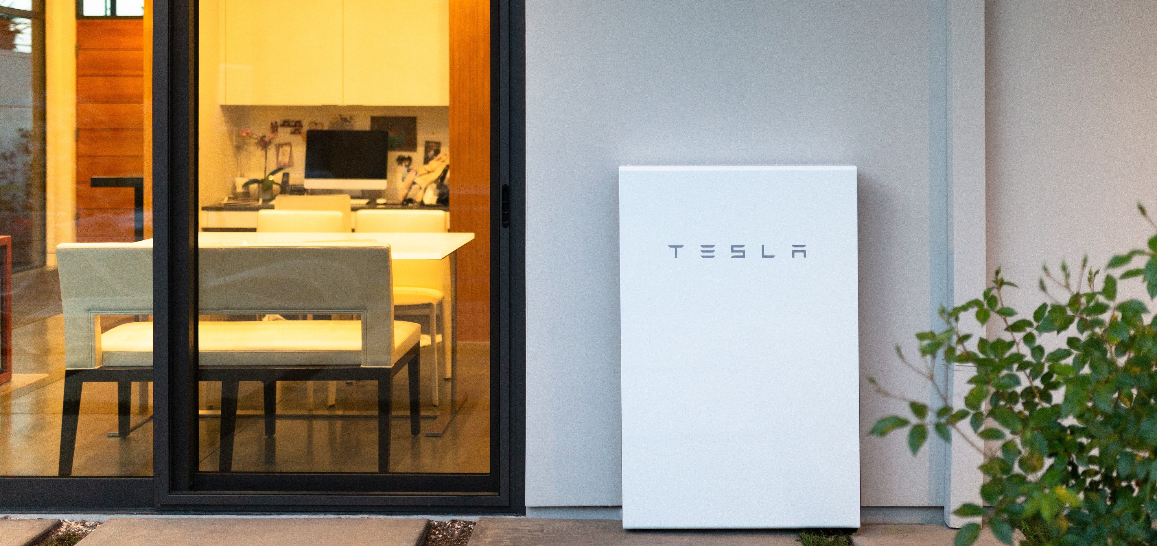 /sv/images/image-of-Tesla-powerwall.jpg