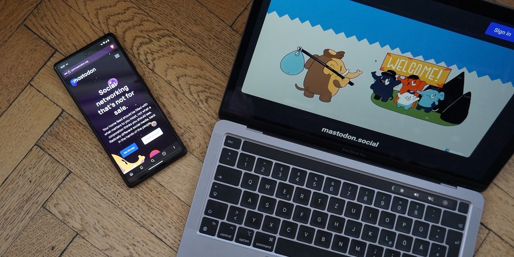 /sv/images/image-showing-the-mastodon-app-open-on-pc-and-phone.jpg