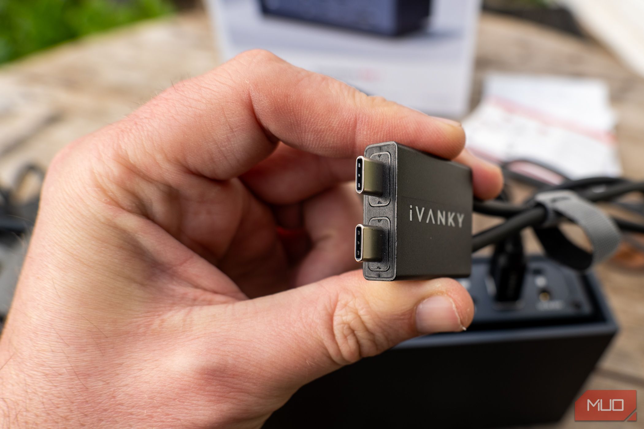 /sv/images/ivanky-fusiondock-max-1-double-thick-thunderbolt-4-cable.jpg