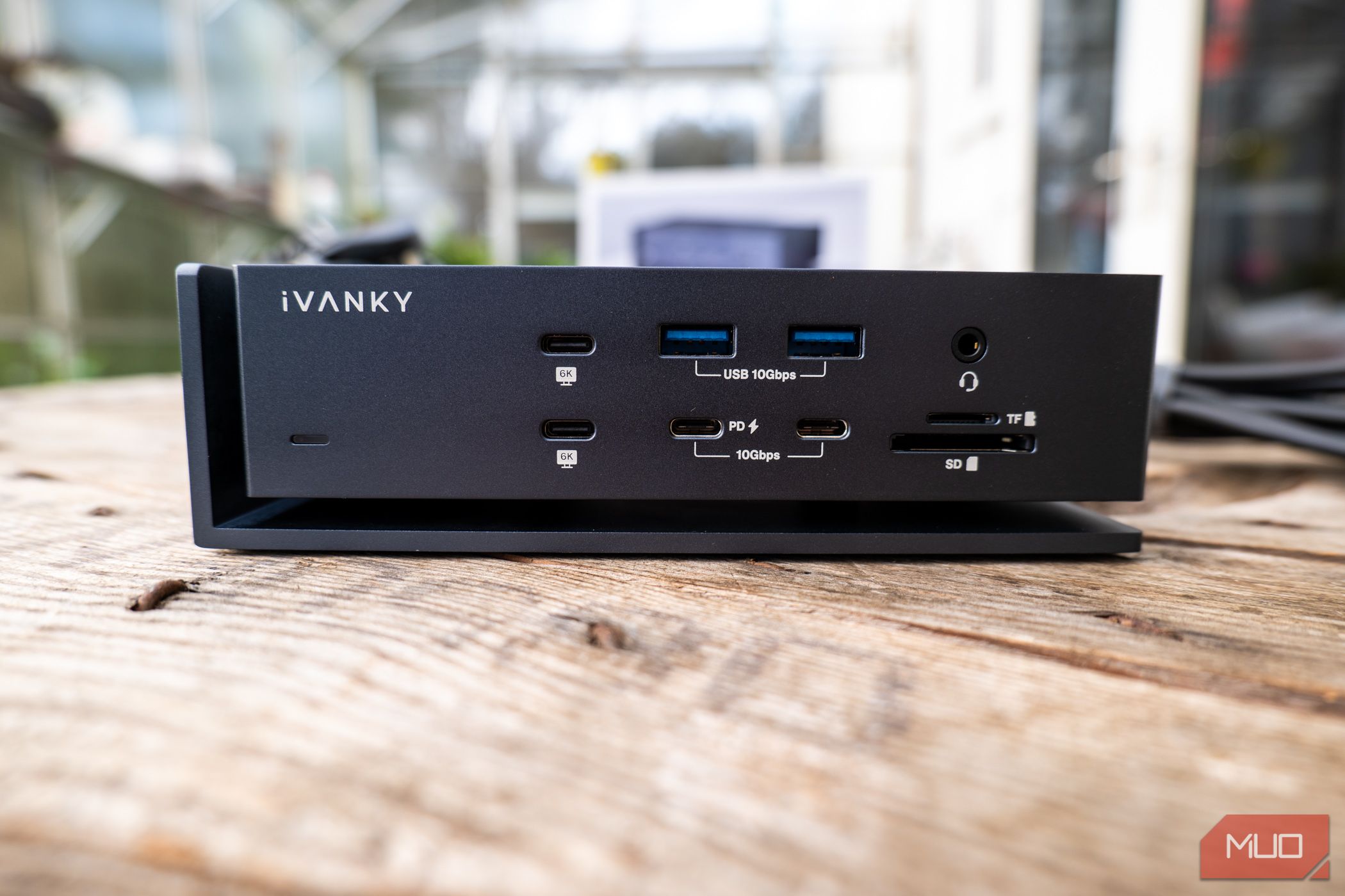 /sv/images/ivanky-fusiondock-max-1-front-ports.jpg