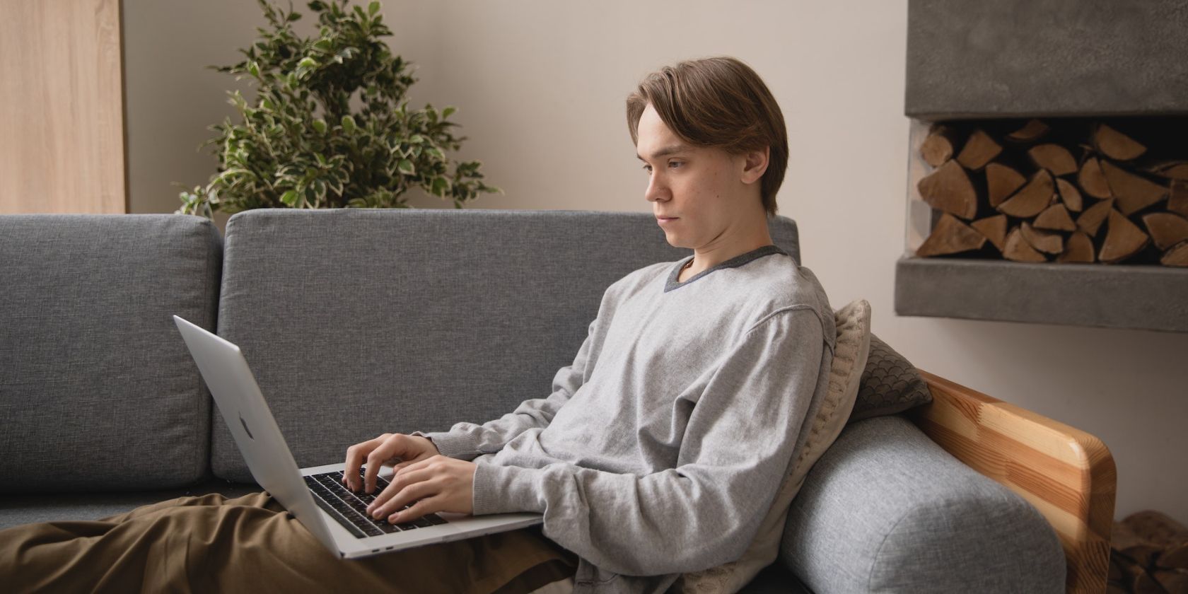 /sv/images/man-working-from-home.jpg