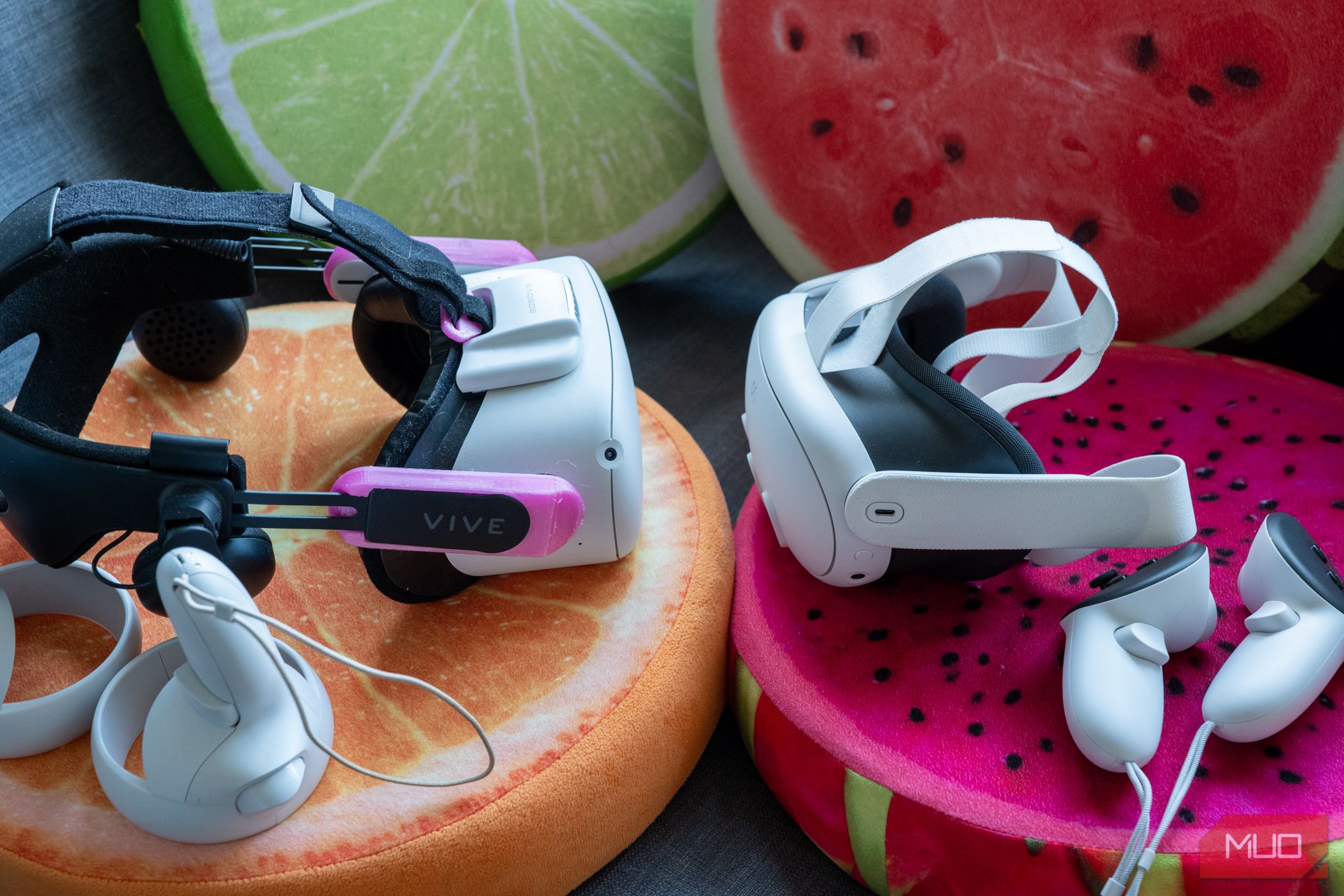 /sv/images/meta-quest-3-quest-2-with-vive-headstrap-vs-quest-3.jpg