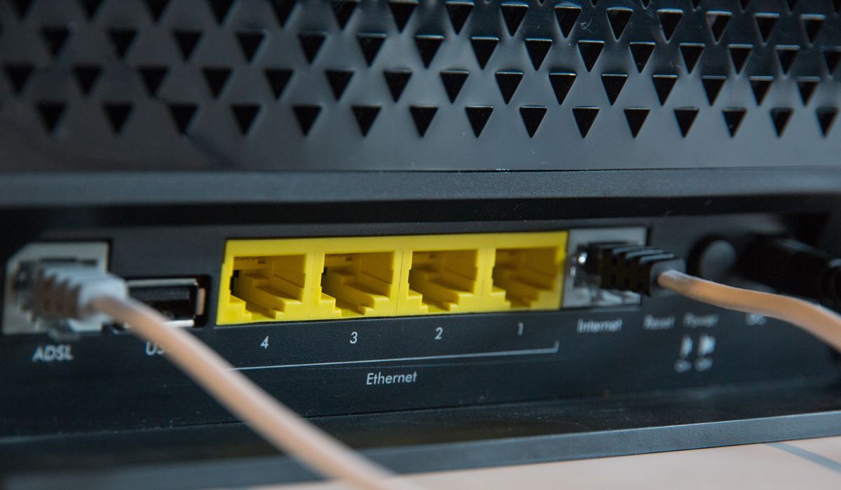 /sv/images/modern-wifi-router-ports.jpg