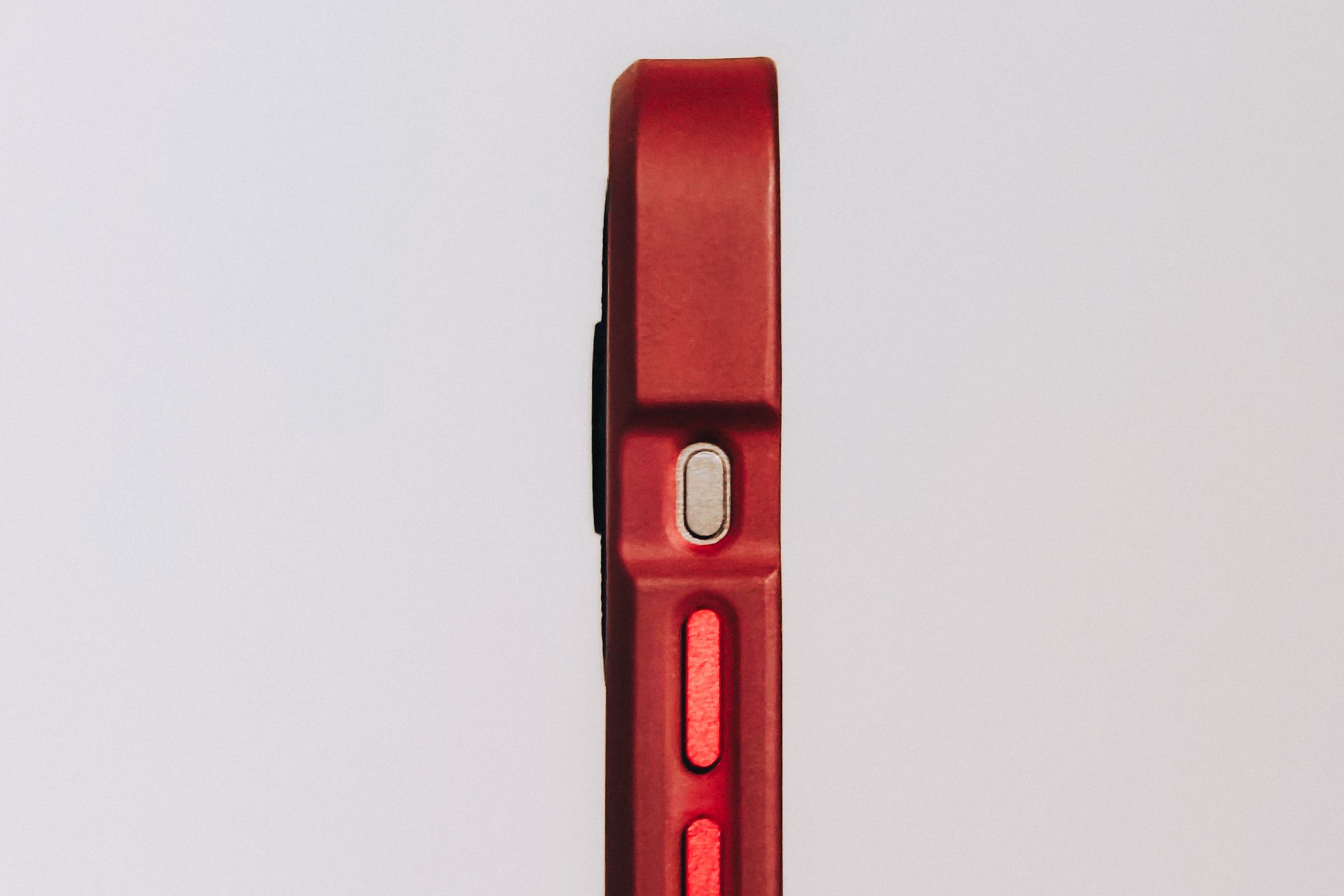 /sv/images/moment-t-series-lens-case-close-up-of-iphone-15-pro-action-button.jpg