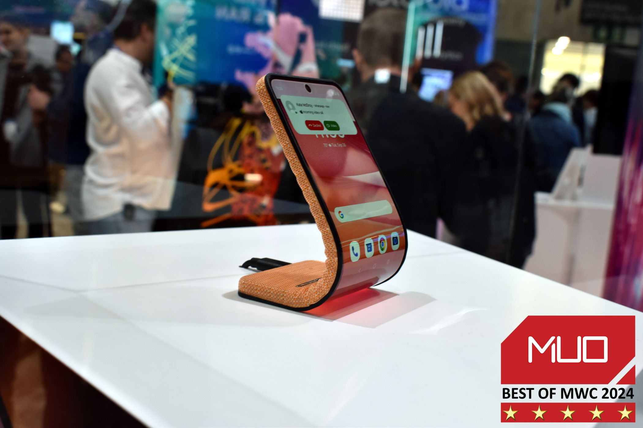 /sv/images/motorola-adaptive-display-concept-smartphone-with-muo-mwc-2024-award.jpg