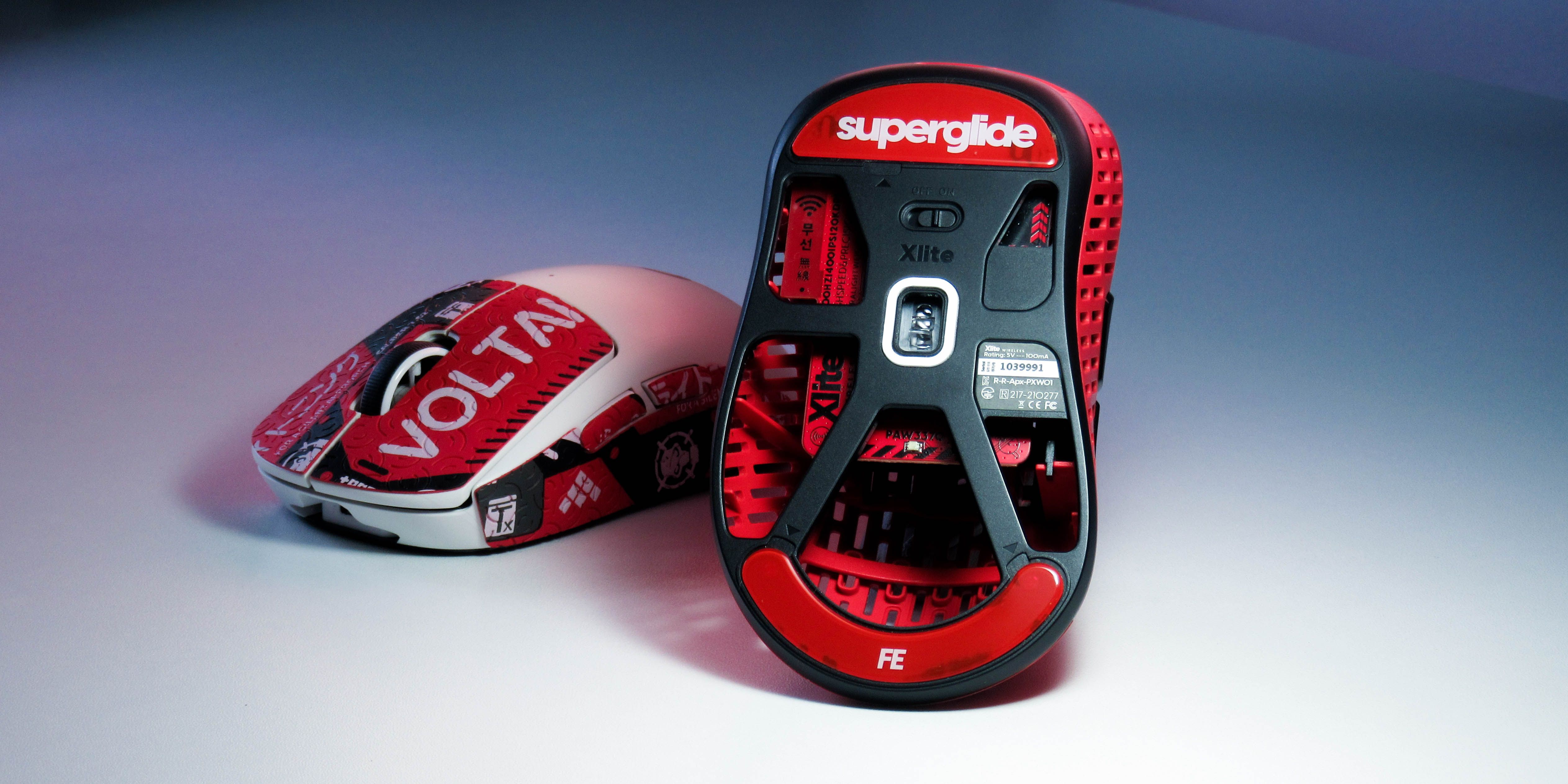 /sv/images/normal-mouse-beside-flipped-mouse.jpg