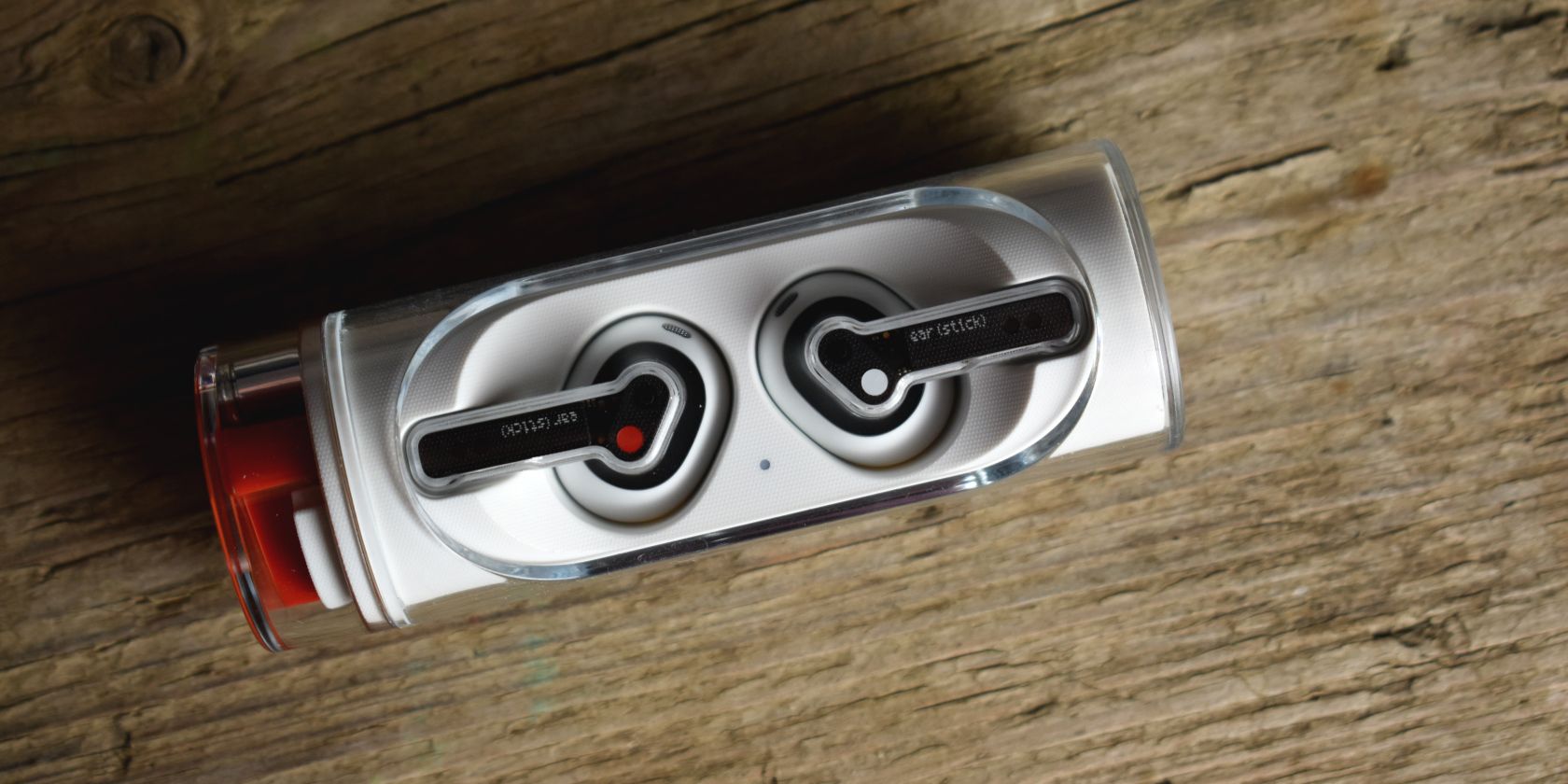 /sv/images/nothing-ear-stick-case-buds-side-top-down.jpg