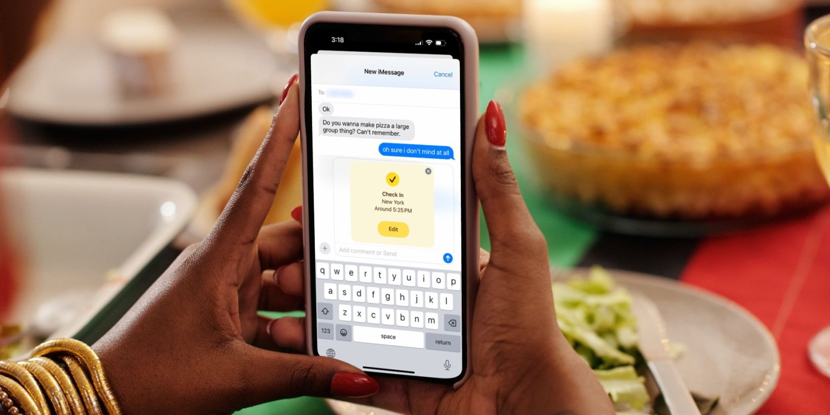 /sv/images/person-using-imessage-on-an-iphone.jpg