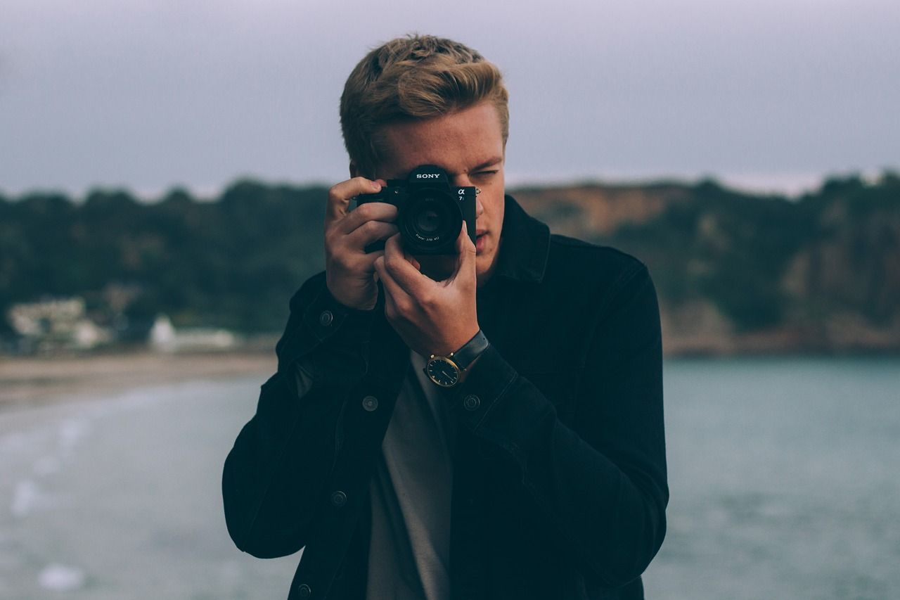 /sv/images/photographer-with-sony-camera.jpg
