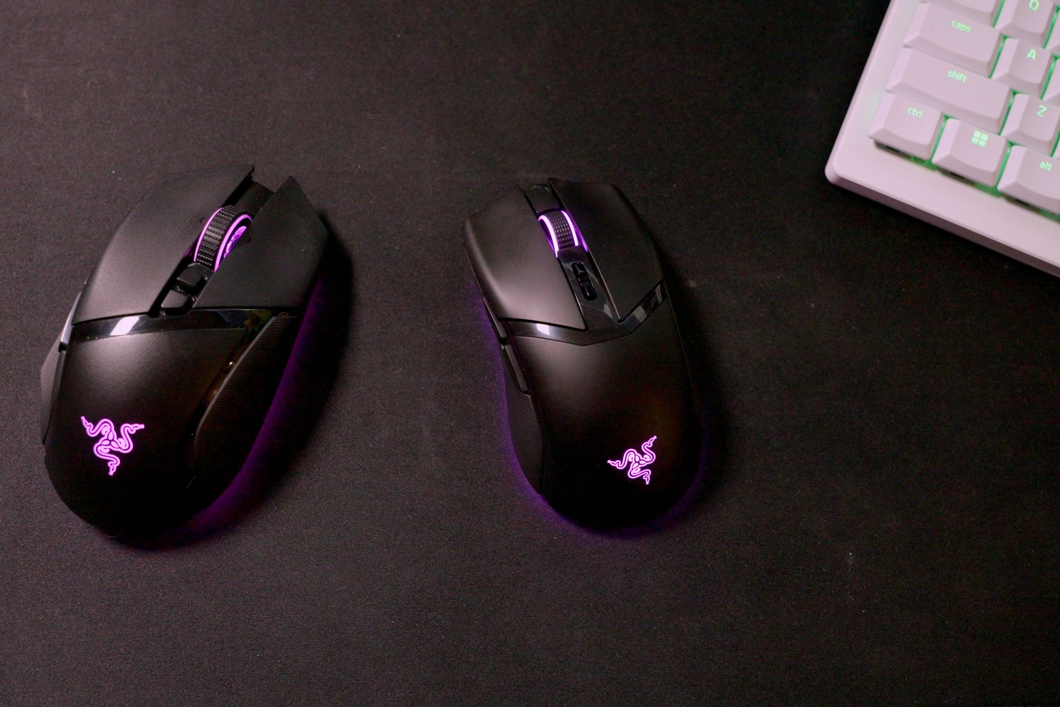 /sv/images/razer-basilisk-v3-compared-to-cobra-pro.jpg