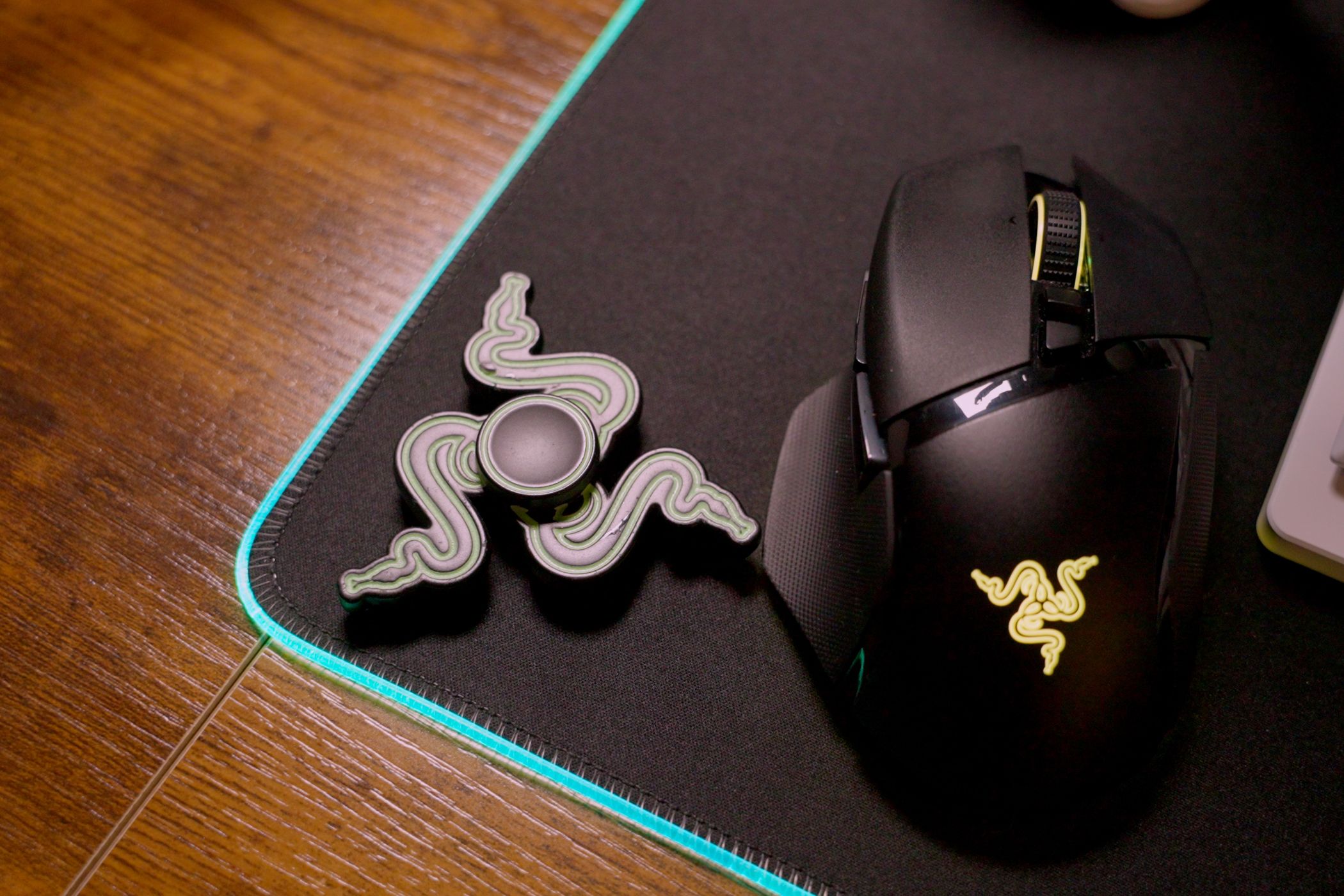/sv/images/razer-basilisk-v3-snake-head.jpg