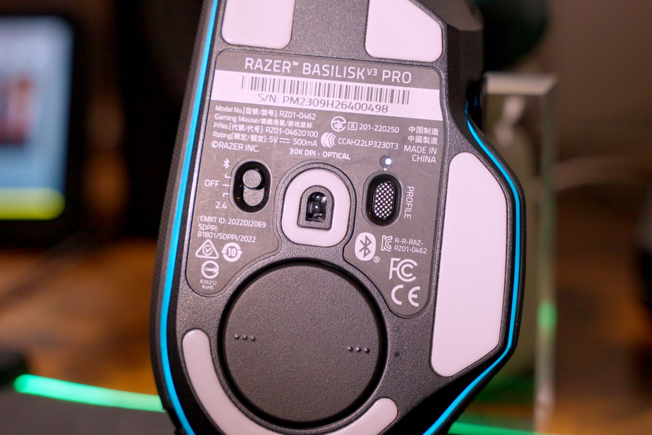 /sv/images/razer-basilisk-v3-underside-controls.jpg