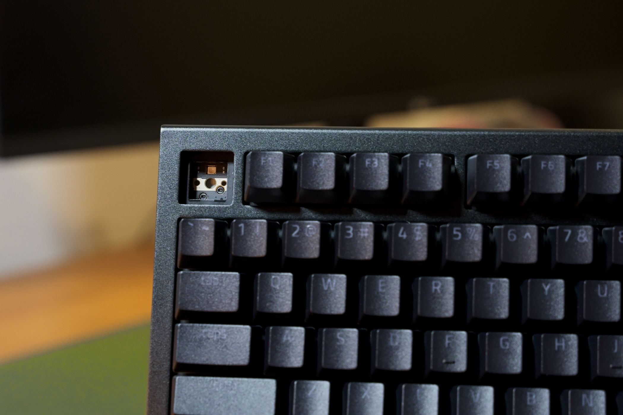 /sv/images/razer-blackwidow-75-pins.jpg