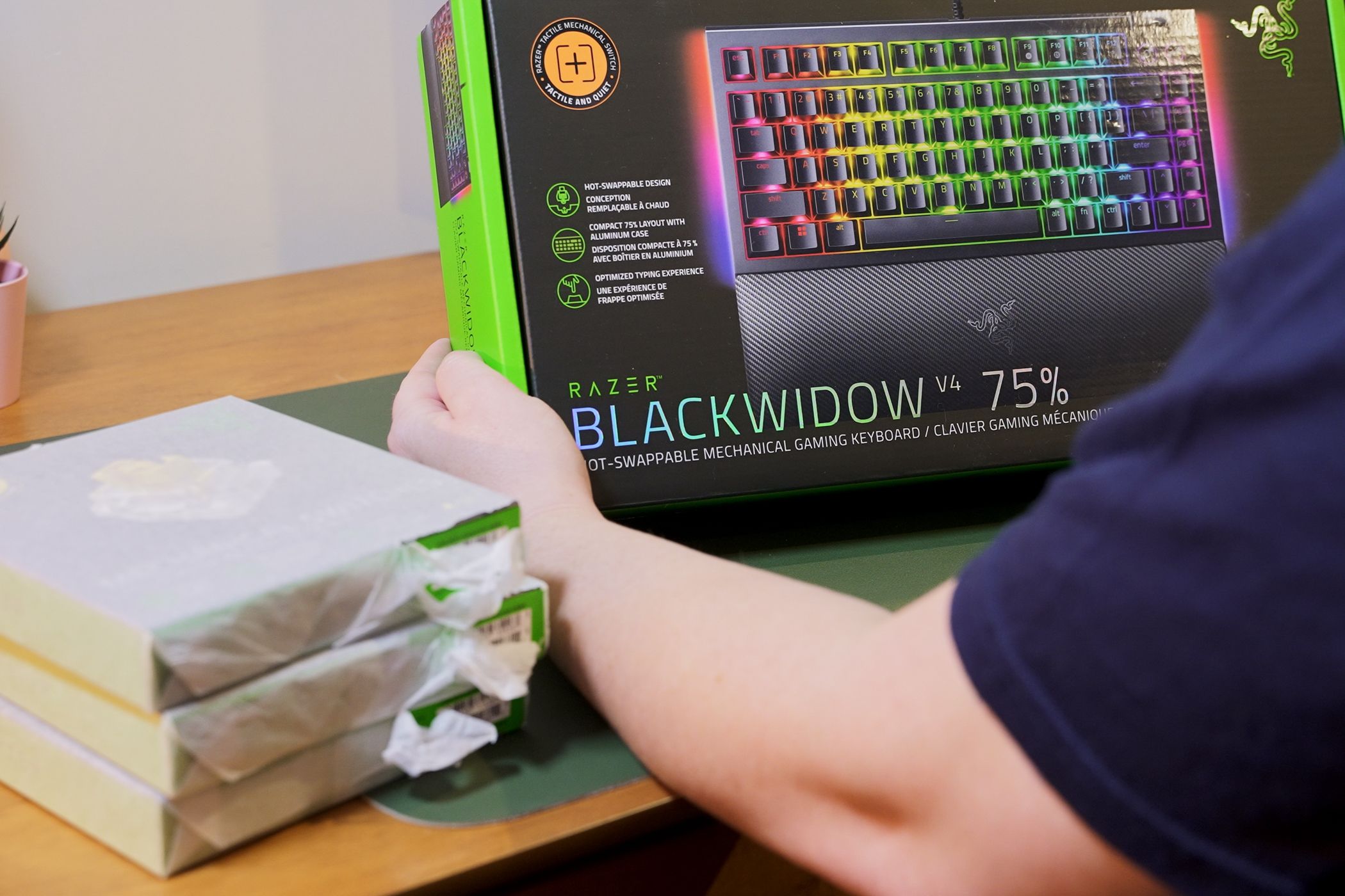/sv/images/razer-blackwidow-75-unboxing.jpg