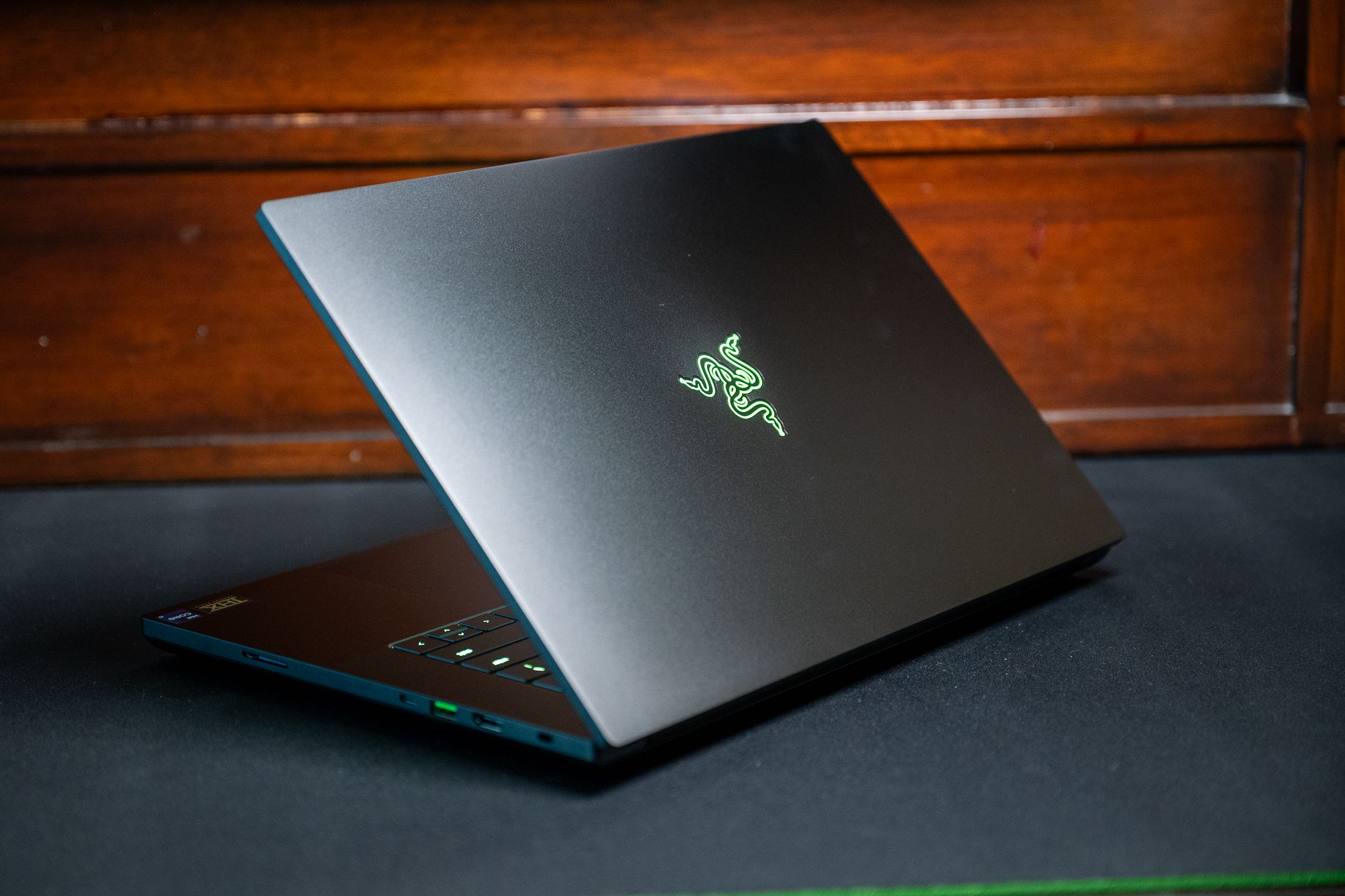 /sv/images/razer-blade-16-2.jpg