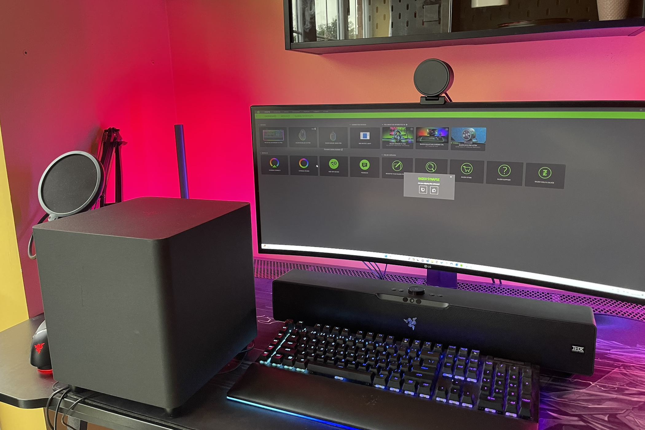 /sv/images/razer-leviathan-v2-pro-subwoofer-close.png