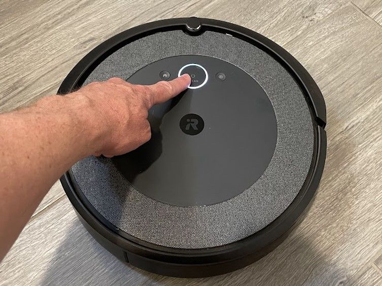/sv/images/reboot-roomba-device.jpg