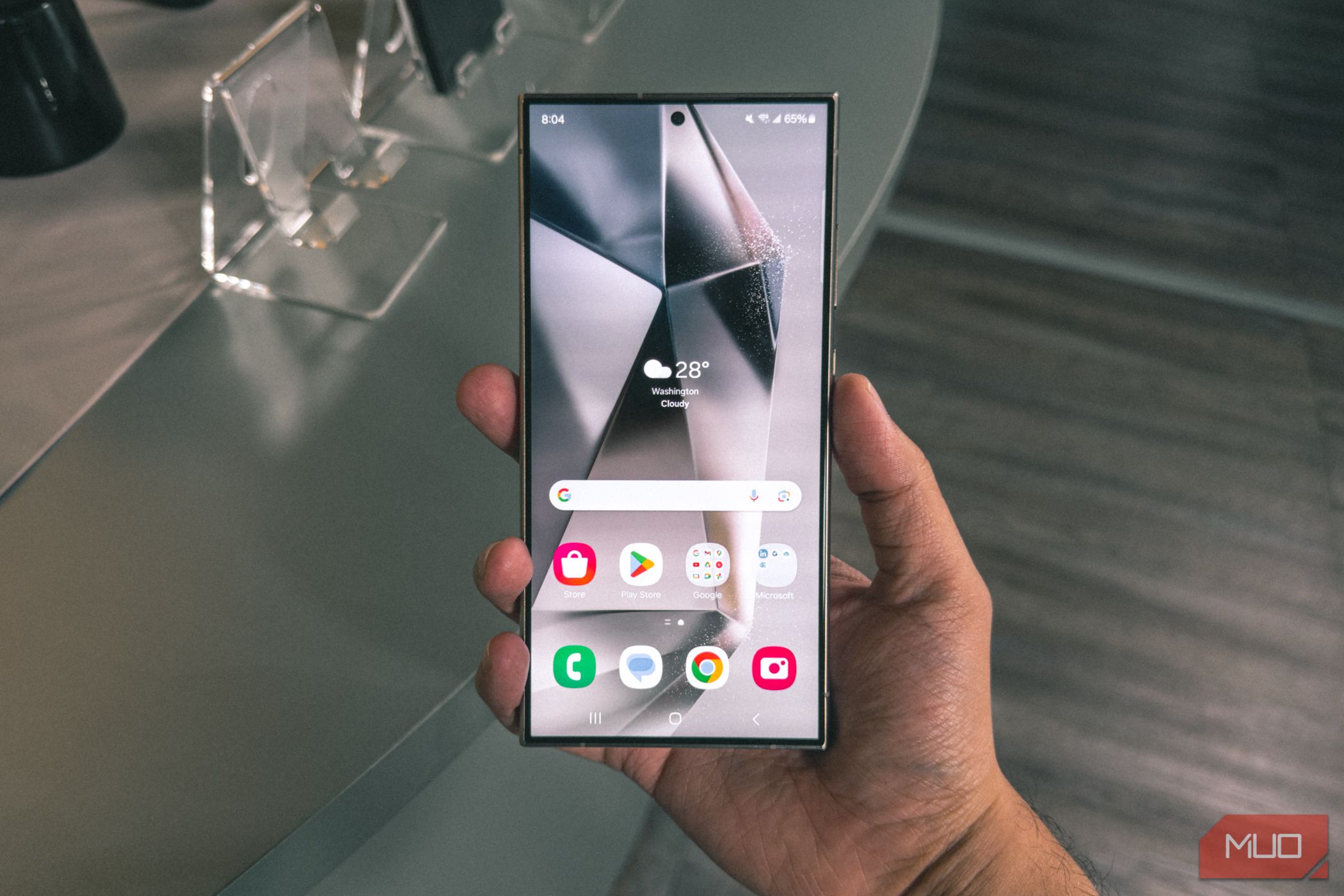 /sv/images/samsung-galaxy-s24-ultra-in-hand-front-1.jpg